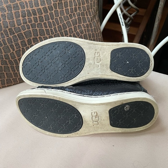 UGG Blaney Leather Zipper High Top Sneaker - Picture 8 of 10